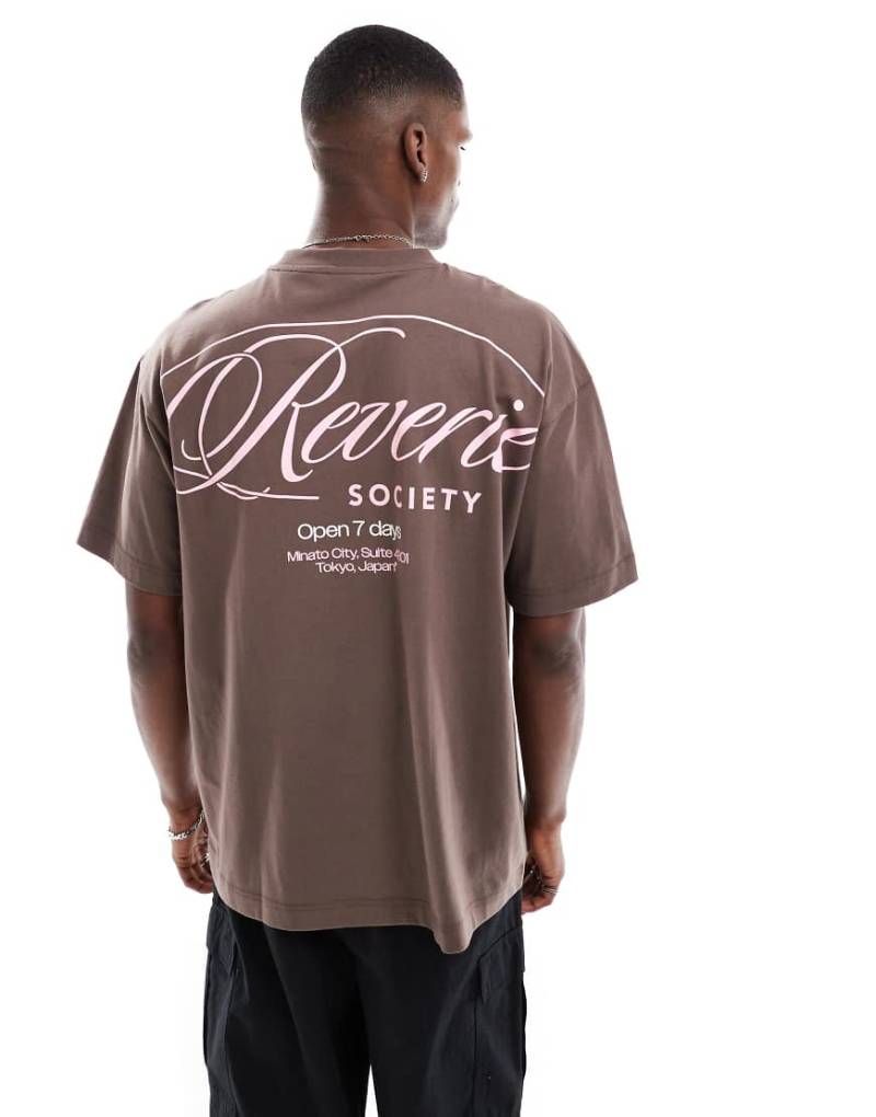 Cotton On - Kastiges T-Shirt in Braun mit Rücken-Grafik von Cotton On