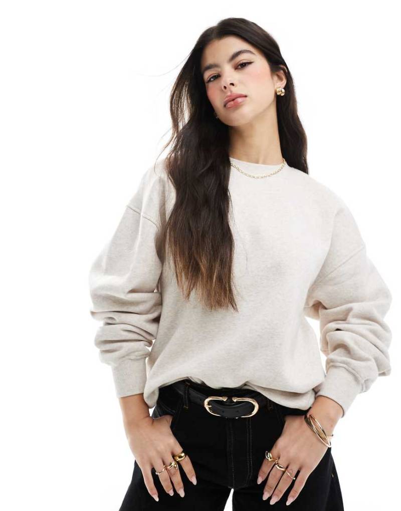 Cotton On - Klassisches Fleece-Sweatshirt in Hellbeige meliert mit Rundhalsausschnitt-Weiß von Cotton:On