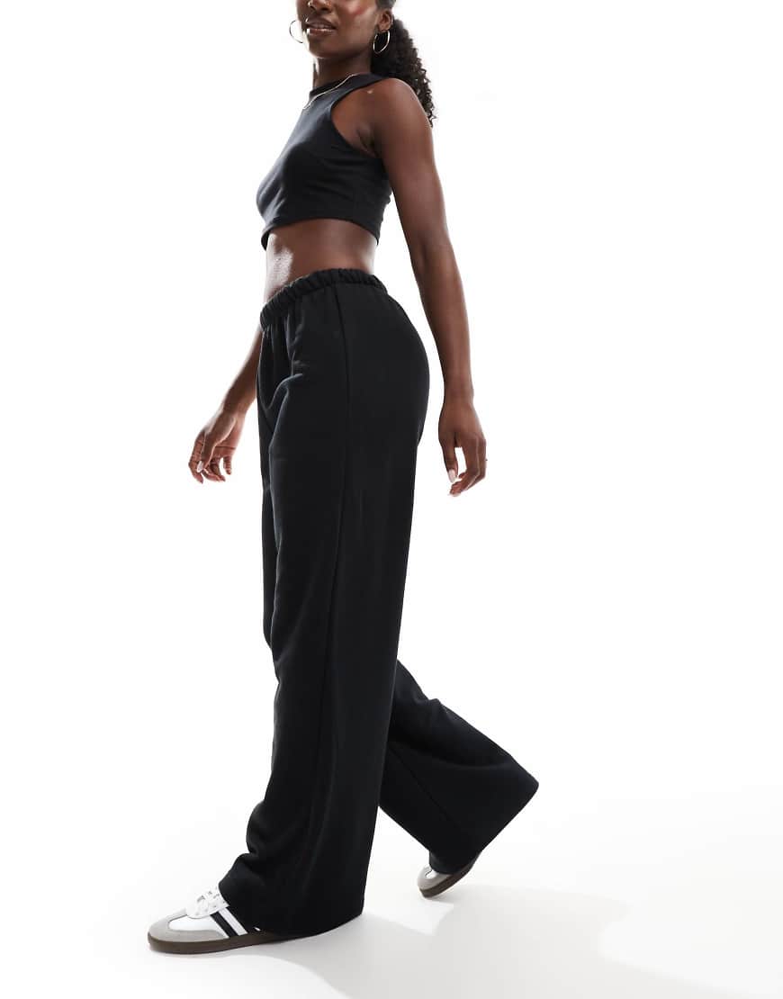 Cotton On - Legere Hose in Schwarz im 90er-Jahre-Stil mit weitem Bein von Cotton:On