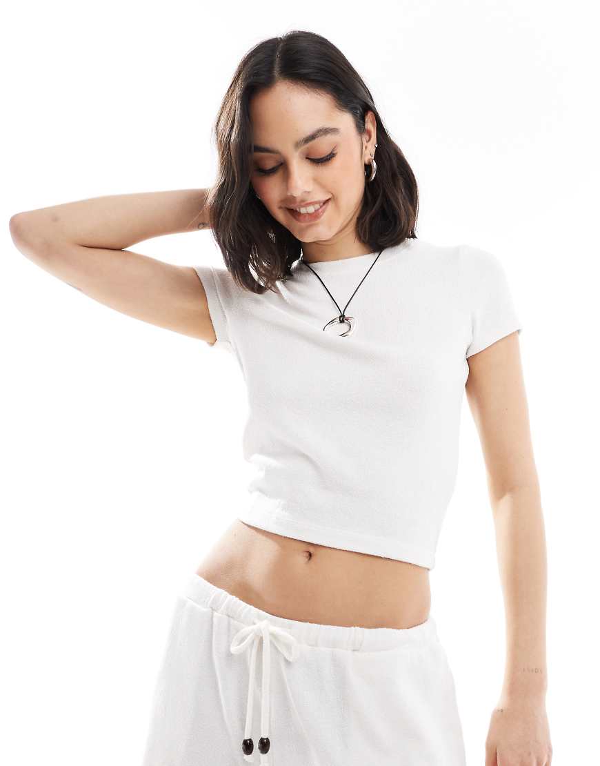 Cotton On - Leichtes Cropped-T-Shirt in Weiß von Cotton:On