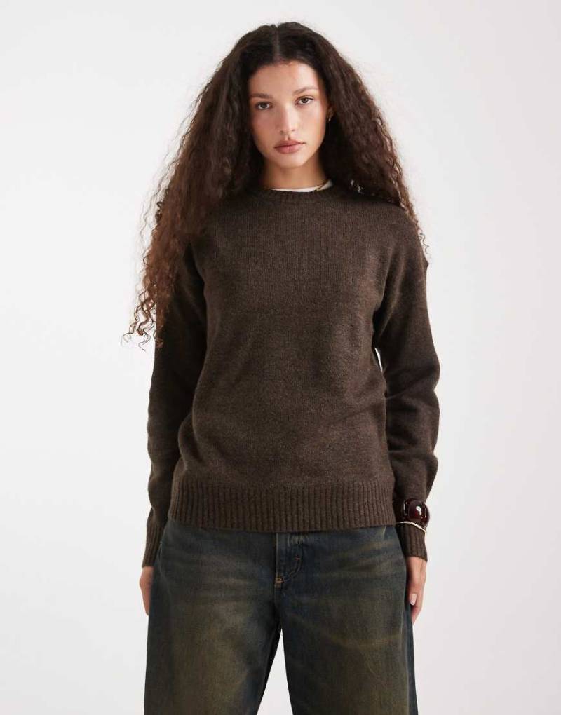 Cotton On - Luxuriöses Sweatshirt mit Rundhalsausschnitt in melierten, dunklem Eichenbraun-Brown von Cotton On
