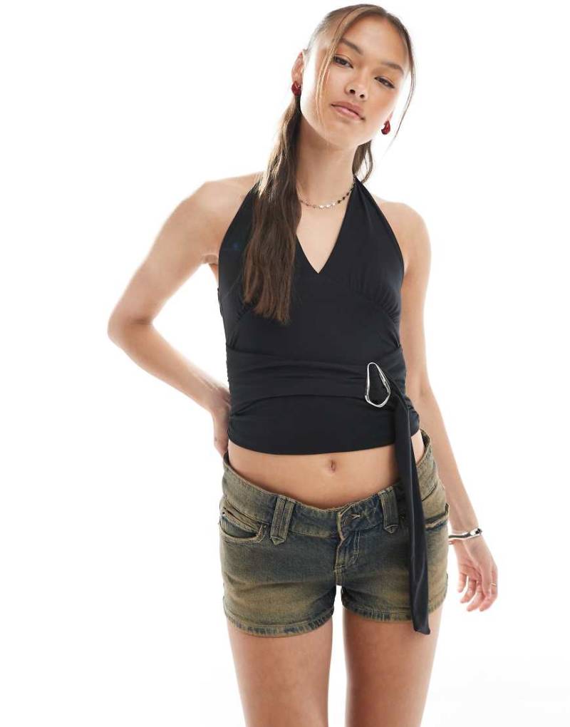 Cotton On - Neckholder-Top in Schwarz mit Gürteldetail von Cotton:On