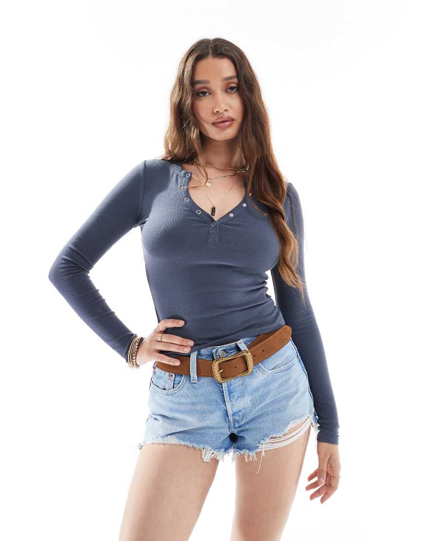 Cotton On - Ryan - Langärmliges Henley-Oberteil in Marineblau Cotton On - Ryan - Langärmliges Henley-Oberteil in Marineblau von Cotton On