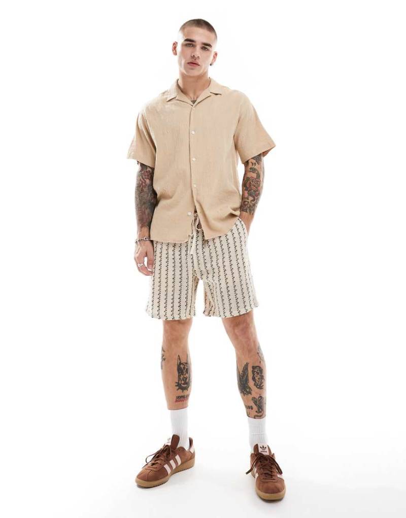 Cotton On - Shorts in Naturfarbe mit Streifen-Bunt von Cotton On