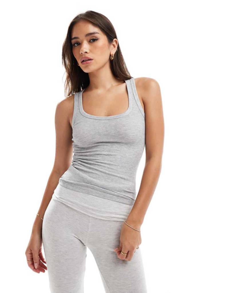 Cotton On - Sleep Recovery - Geripptes Pyjama-Trägertop in Grau mit Ringerrücken von Cotton:On