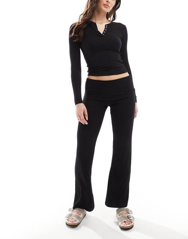 Cotton On - Sleep Recovery - Hose in Echtschwarz mit umgeschlagenem Bund von Cotton On