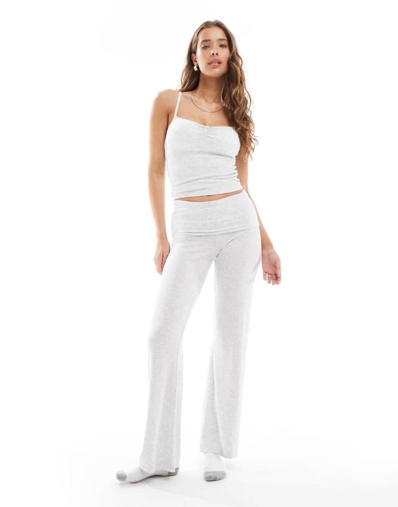 Cotton On - Sleep Recovery - Hose in meliertem Hellgrau mit umgeschlagenem Bund von Cotton On