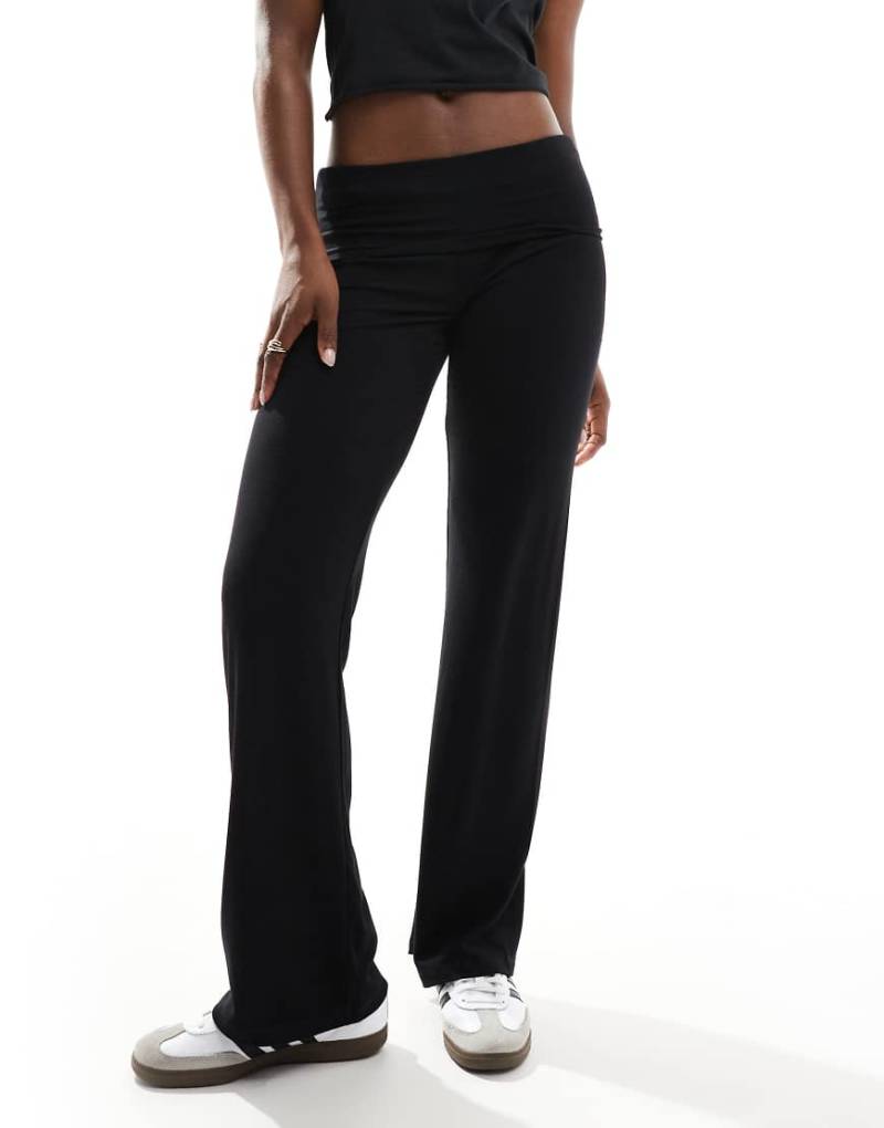 Cotton On - Sleep Recovery - Lounge-Hose in Schwarz mit Rollbund von Cotton:On