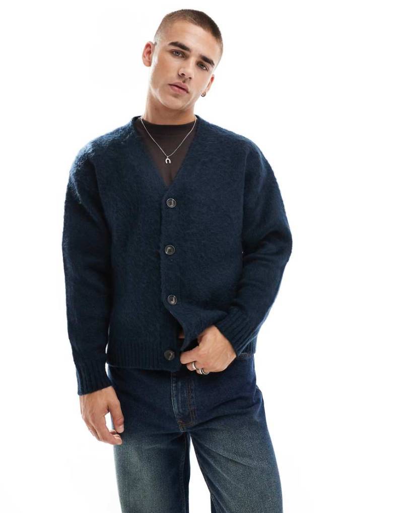 Cotton On - Strickjacke in Marineblau mit kastiger Passform von Cotton:On