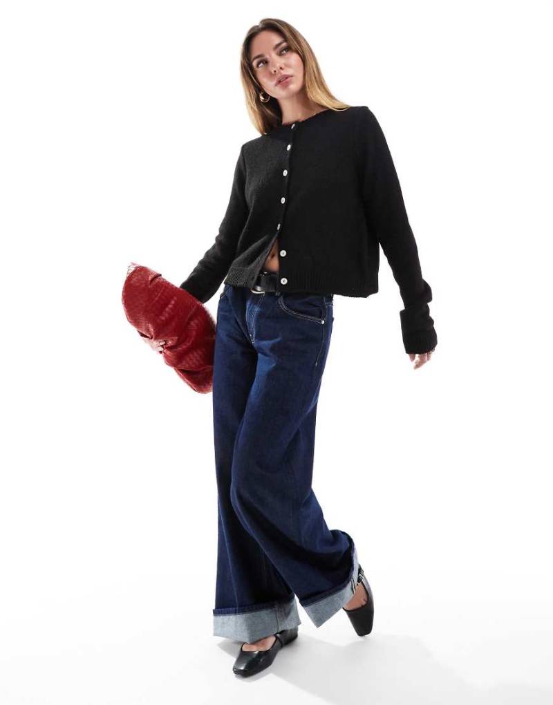 Cotton On - Strickjacke in Schwarz mit Rundhalsausschnitt von Cotton:On