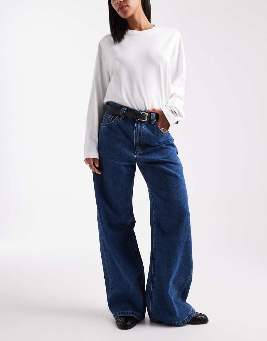 Cotton On - Superweite Jeans in Sandmannblau mit niedrigem Bund von Cotton On