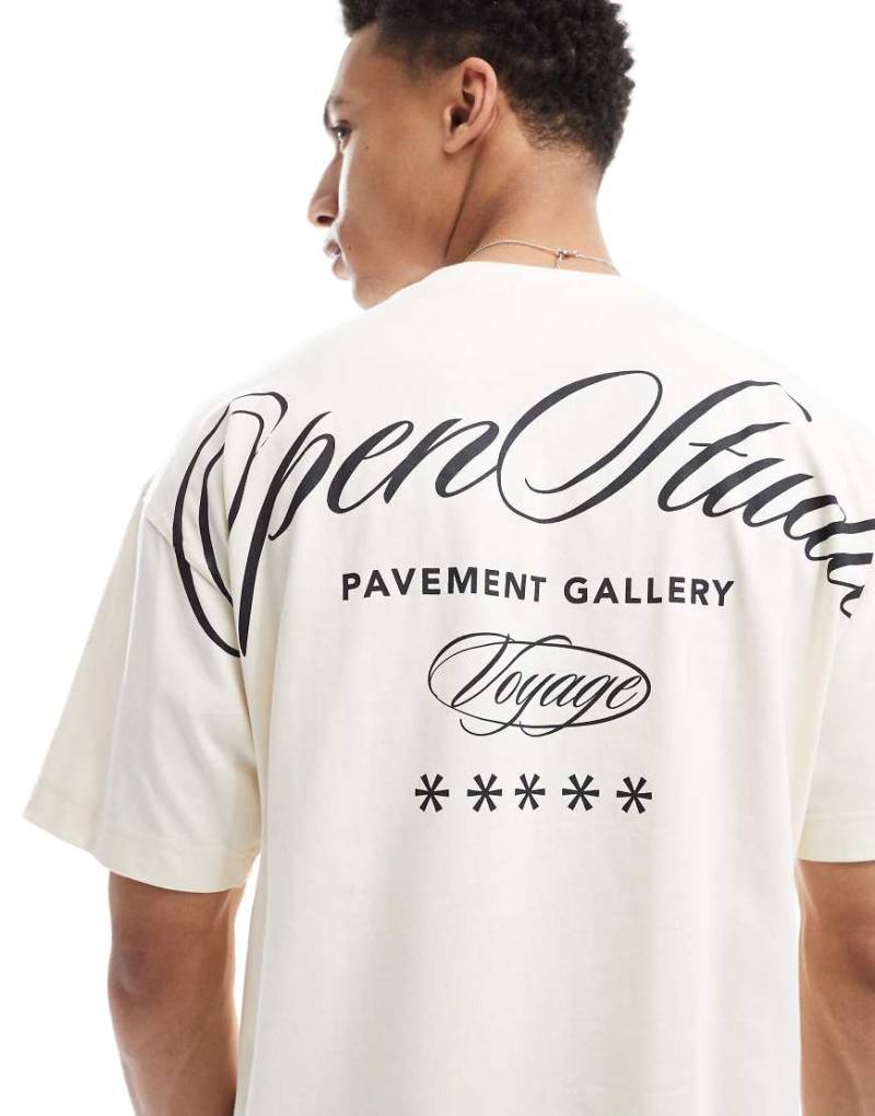 Cotton On - T-Shirt in Creme mit „Open Studio"-Aufschrift-Weiß von Cotton On