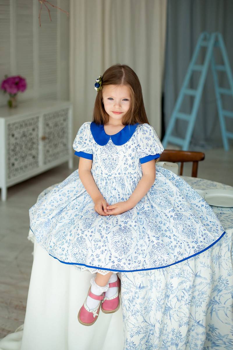 Mädchen Chinoiserie Blau Und Weiß Kleid, Osterkleid, Blumenkleid, Eiersuche Geblümtes Häschenkleid, Mädchenkleid, Kleinkindkleid von CottonFoxApparel