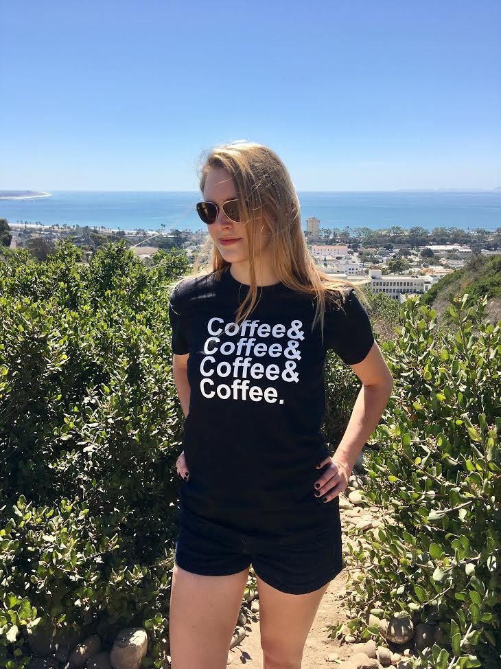 Kaffee - Band Line-Up Style Shirt Unisex T-Shirt von CottonmouthCompany