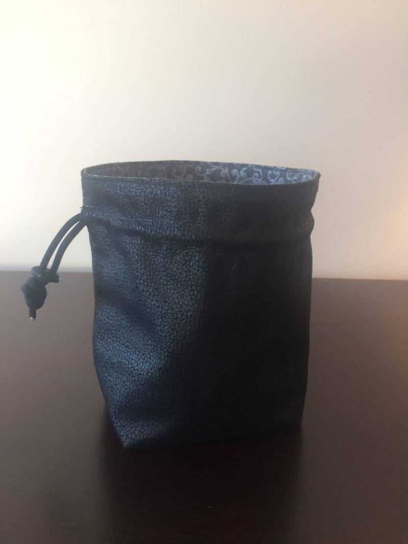 Markgräfliche Standwürfeltasche Markgräfliche Standwürfeltasche von CottontailKite