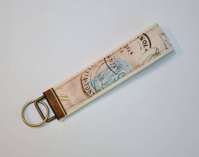 Correspondence Poststempel Fabric Key Fob Wristlet von Coudsdonc