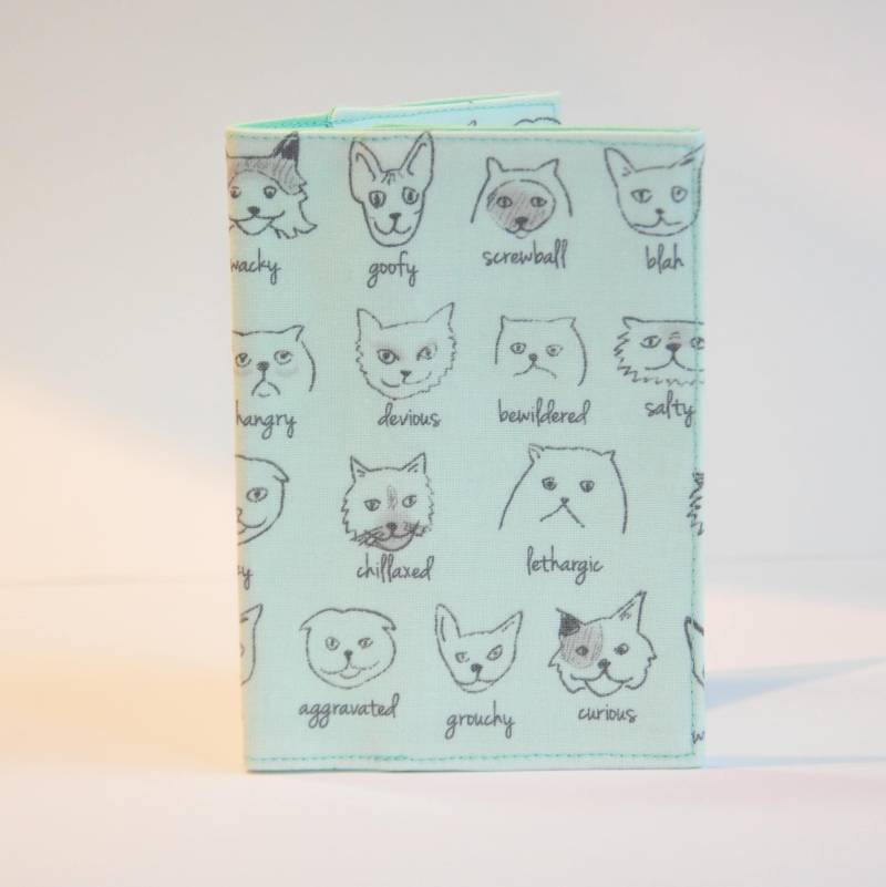 Katzenausdruck-Passhülle Aqua-Baumwollstoff-Reiseetui von Coudsdonc