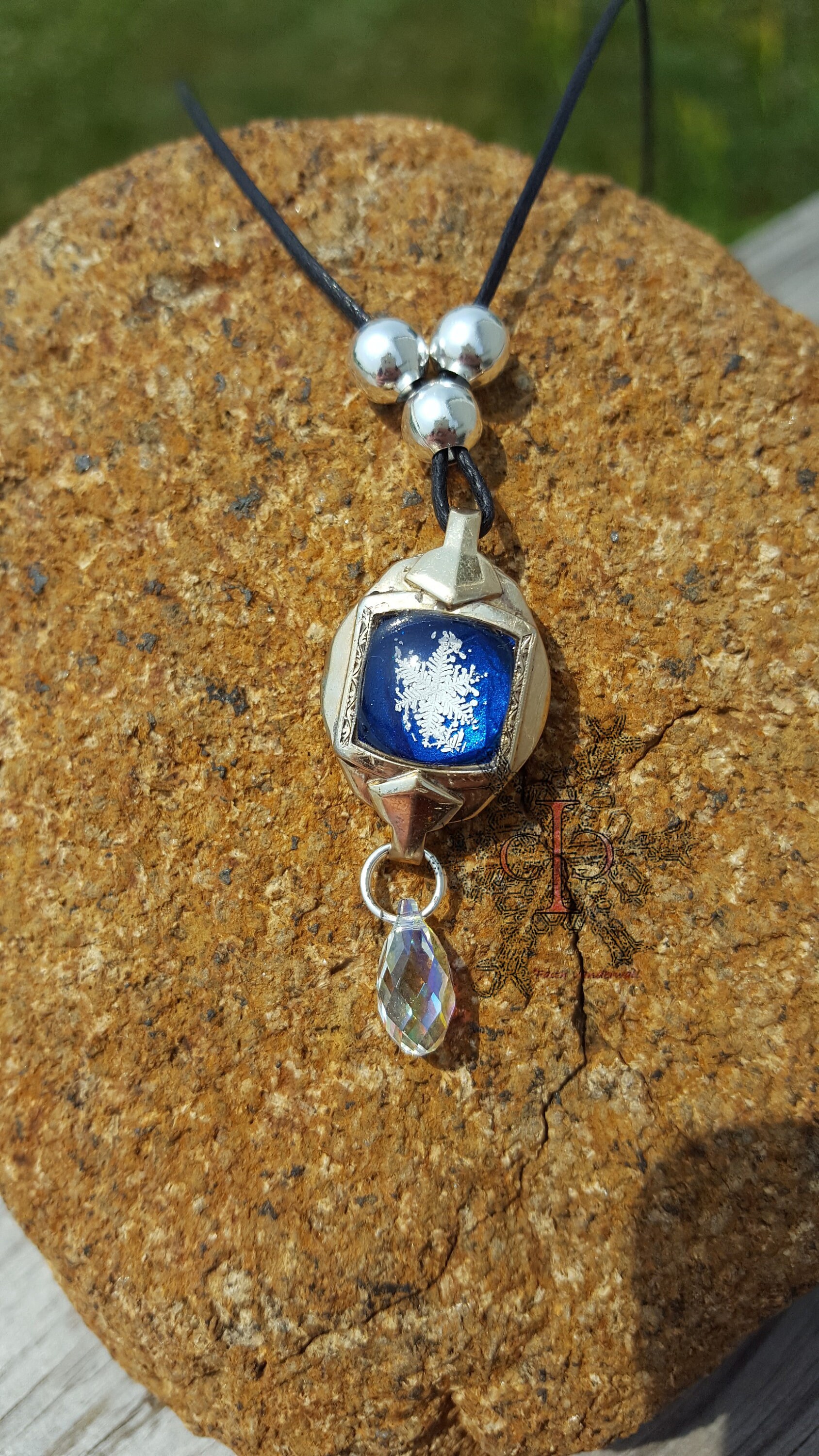 Vintage Kettenuhr 10K Gold Schneeflocke Anhänger, Upcycled Schmuck Vintage Kettenuhr 10K Gold Schneeflocke Anhänger, Upcycled Schmuck von CountryIvyCreations