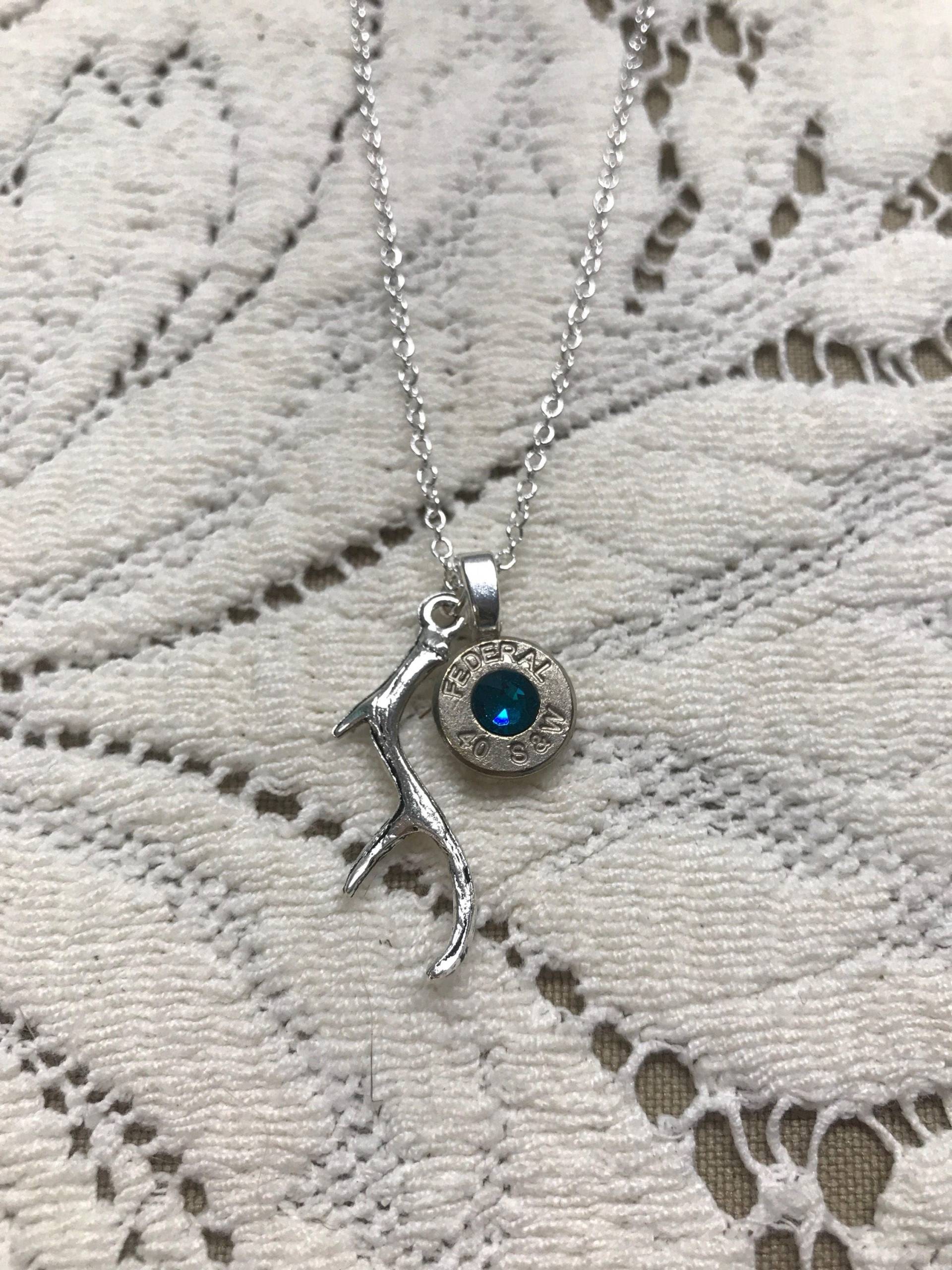 Geweih Charm Kette Mit Patronenhülse Geweih Charm Kette Mit Patronenhülse von CountryStrongJewelry