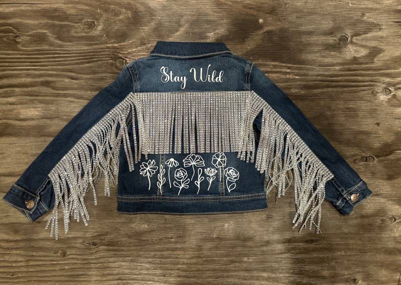 Kleinkind Strass Fransen Jeansjacke | Bling Jacke Bleib Wildes Kindchen Mädchen Kinder von CountyLineDesigns831