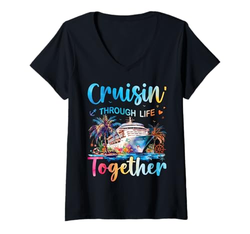 Damen Kreuzfahrt durch das gemeinsame Leben, Ehemann und Ehefrau, Kreuzfahrtpaar T-Shirt mit V-Ausschnitt Damen Kreuzfahrt durch das gemeinsame Leben, Ehemann und Ehefrau, Kreuzfahrtpaar T-Shirt mit V-Ausschnitt von Couple Cruise Matching Outfits