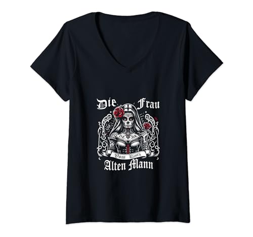 Damen Die Frau Vom Bösen Alten Mann | Böser Alter Mann für Frauen T-Shirt mit V-Ausschnitt Damen Die Frau Vom Bösen Alten Mann | Böser Alter Mann für Frauen T-Shirt mit V-Ausschnitt von Couple Designs Böse alte Frau & Böser alter Mann