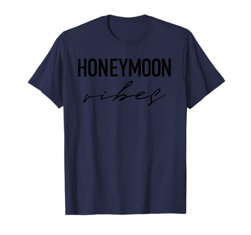 Flitterwochen-Vibes für neue Bräute, Hochzeitsdesign für Männer und Frauen T-Shirt von Couple Matching Honeymoon shirts