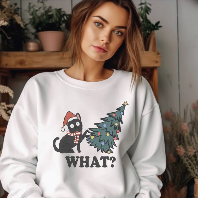 Cute Cat Christmas Sweatshirt Mit Tannenbaum Im Retro Design Für Die Weihnachtszeit Und Katzenliebhaber von CourageforKindness