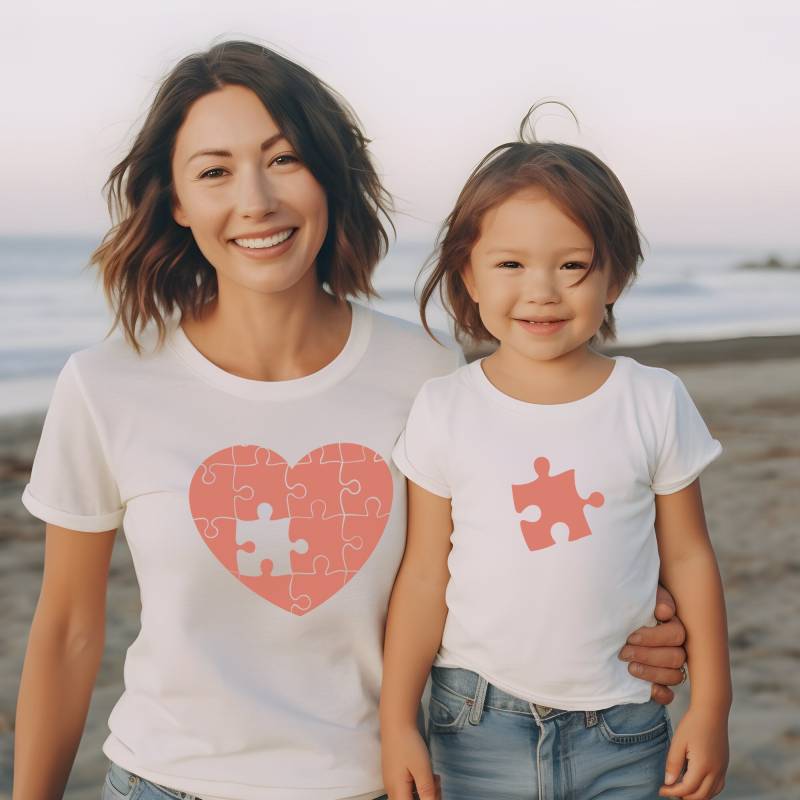Mama Kind Partnerlook Shirt Herz & Puzzle, Geschenk Zur Geburt Und Baby Passende Outfit, Set von CourageforKindness