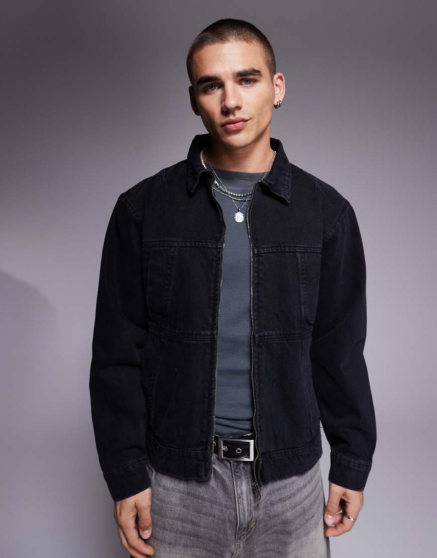 Courtside - Jeansjacke in verwaschenem Schwarz mit Reißverschlussdetail von Courtside