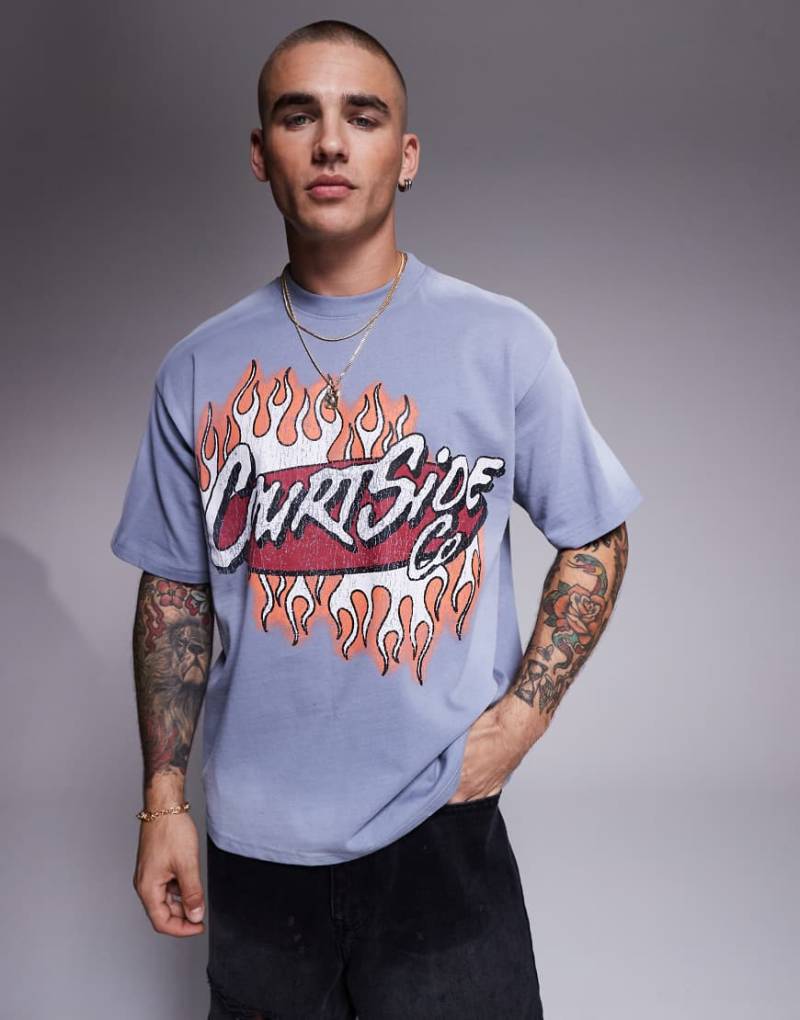 Courtside - Oversize-T-Shirt in Blau aus 250 g schwerem Material mit kontrastierendem Logo von Courtside