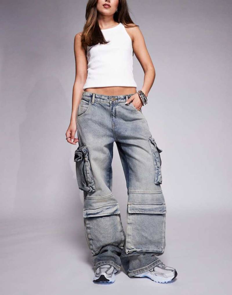 Courtside - Superweite Jeans in grauer Waschung mit Taschen-Detail von Courtside