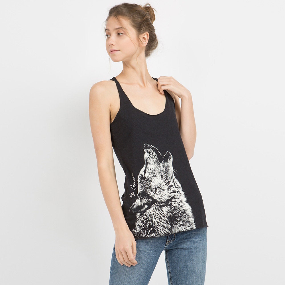 Womens Howling Wolf Racerback Tank Top Tier Bedrucktes Shirt von Couthclothing