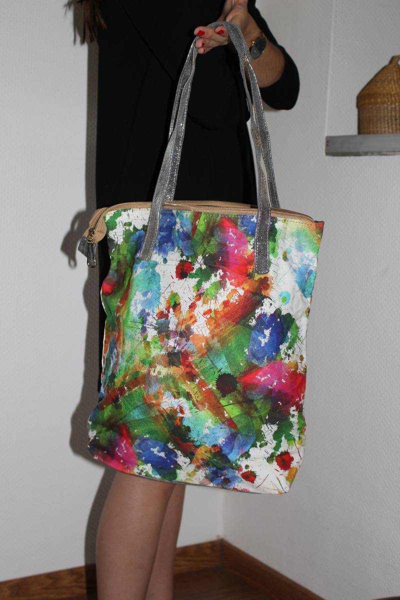 Braune Reißverschlusstasche Aus Farbigem Stoff Und Silbernem Leder Mit Ledergriffen, Schwarzem Futter Innentasche von CoutureByKimYen57