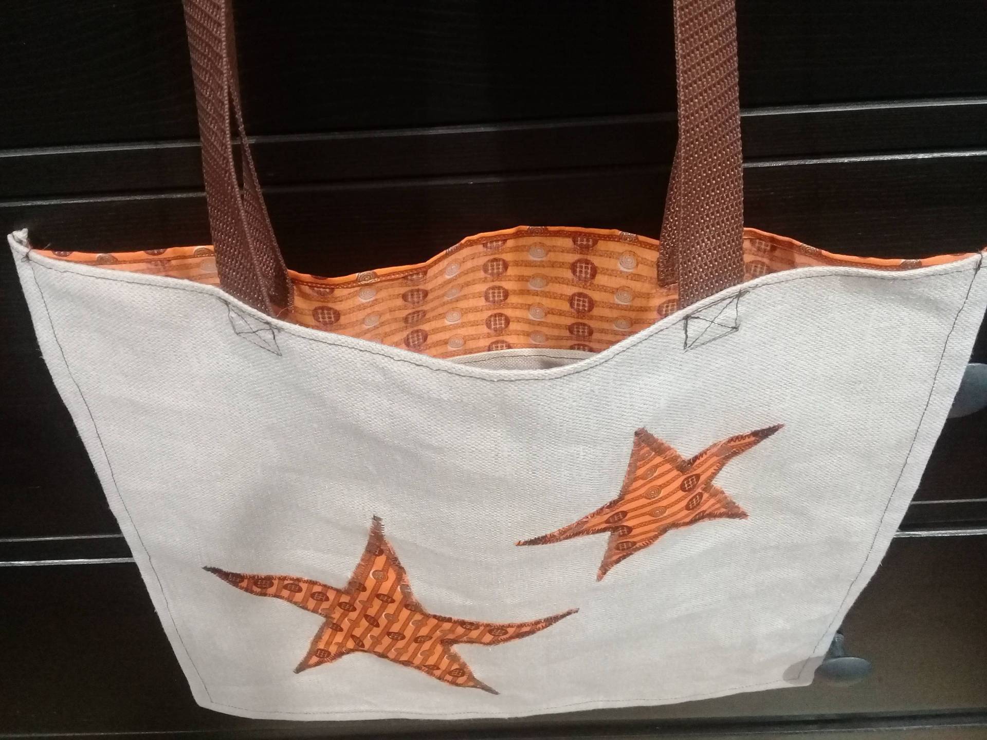 Totebag, Einkaufstasche Aus Beigem Leinen Und Orange/Dunkelbraunem Wachsstoff Totebag, Einkaufstasche Aus Beigem Leinen Und Orange/Dunkelbraunem Wachsstoff von CoutureByKimYen57