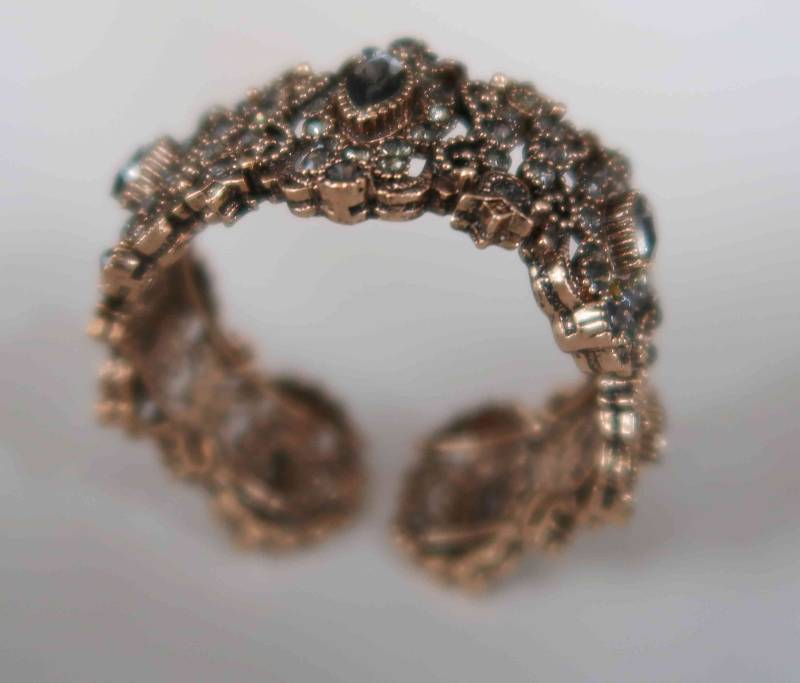 Armreif Armspange Gotik Barock Vintage Kristalle Rotvergoldet von CoutureDePillango