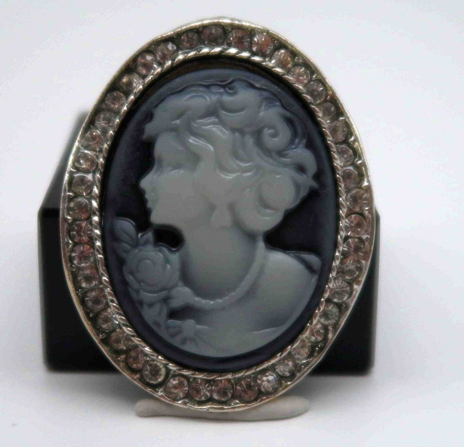 Brosche/ Nadel Frau Kopf Versilbert Brosche/ Nadel Frau Kopf Versilbert von CoutureDePillango
