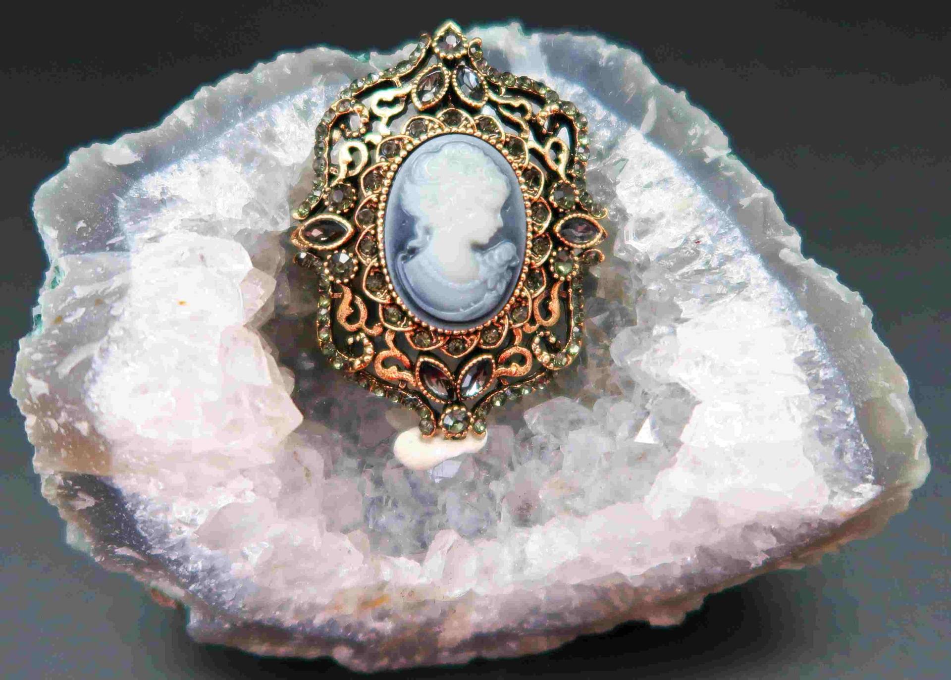 Brosche Anhänger Barock Gemme Kristalle Rotvergoldet Brosche Anhänger Barock Gemme Kristalle Rotvergoldet von CoutureDePillango
