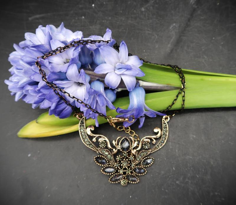 Collier/Halskette Barock Gothic Kristalle Vergoldet von CoutureDePillango