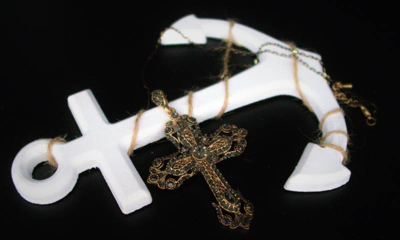 Gothik Barock Kette Mit Anhänger Antique Gold Graugrüne Kristalle Vintage Jewelry von CoutureDePillango