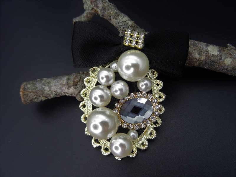 Luxus Brosche Haarklemme Perlen Schleife Vintage Handarbeit Luxus Brosche Haarklemme Perlen Schleife Vintage Handarbeit von CoutureDePillango