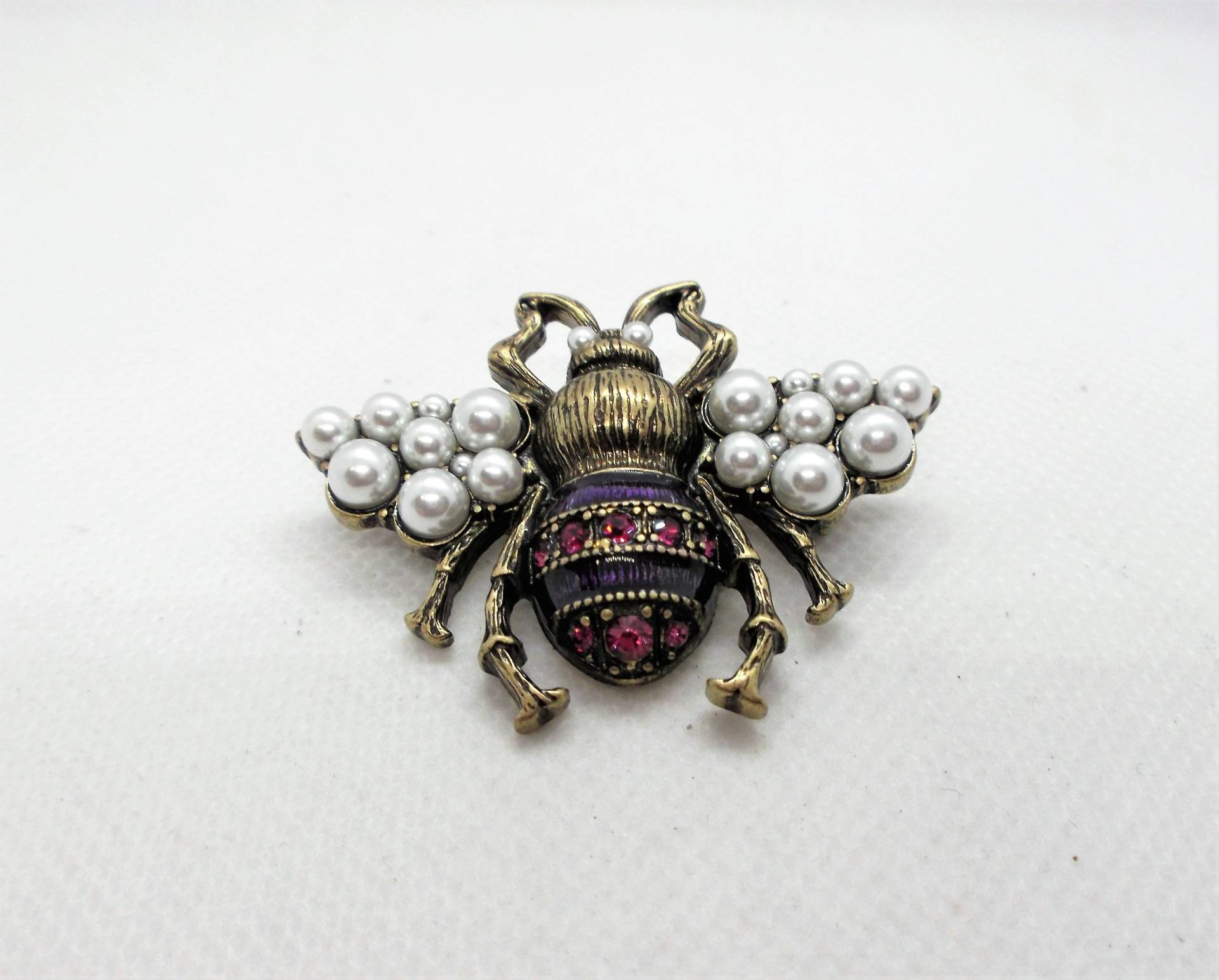 Nadel Brosche Biene Gotik Barock Vintage Kristalle Perlen Nadel Brosche Biene Gotik Barock Vintage Kristalle Perlen von CoutureDePillango