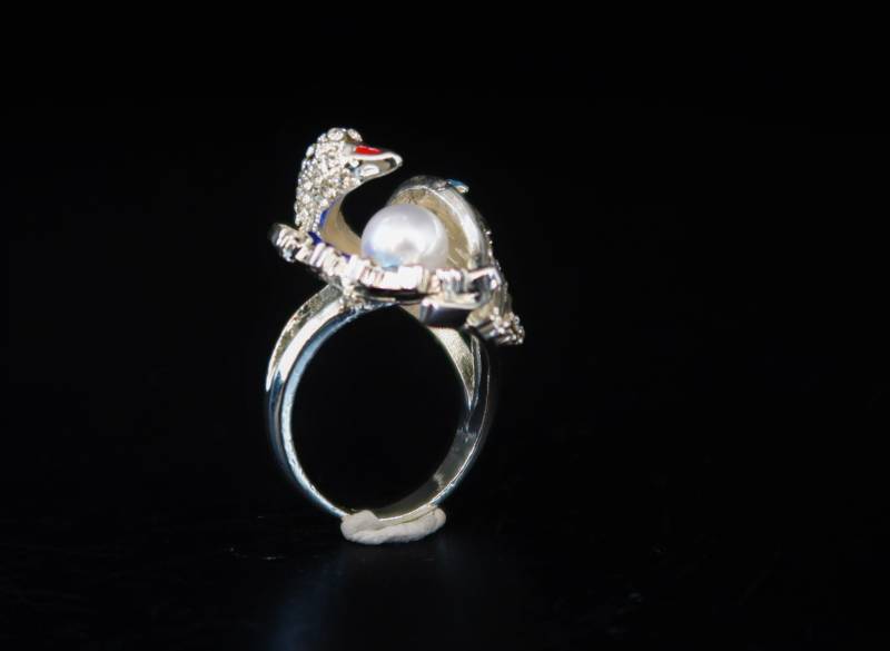 Ring Schwan Symbole Rohdeniert Mit Einer Perle Und Kristallen Steinen von CoutureDePillango