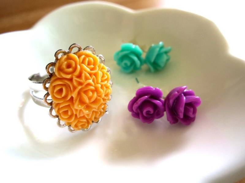 Peachy Rose Cabochon Ring & Rosette Ohrringe Set Verstellbares Silberband von CoutureNicole