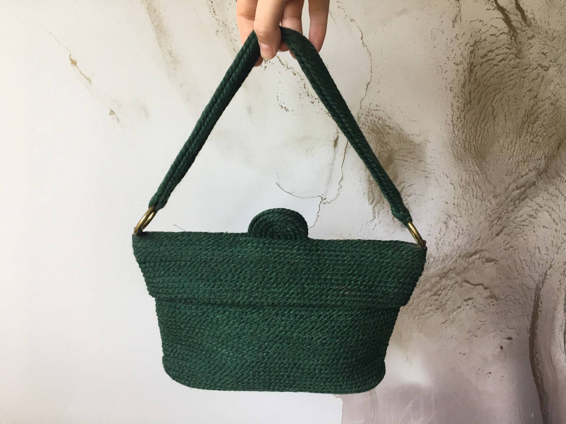 Vintage Kleine Gestrickte Tasche Mit Kupfer Armaturen Grün von CoutureVintageShop