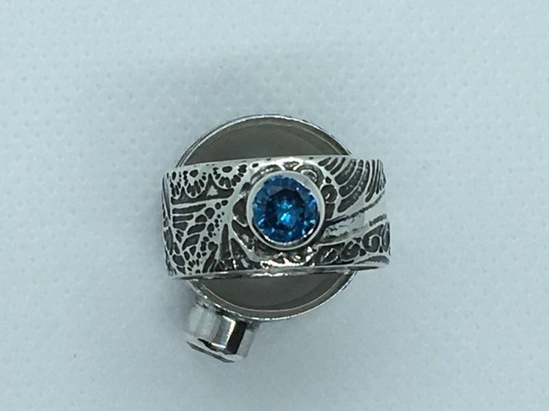 sterling Silber Band Mit Blau Zirkon Edelstein sterling Silber Band Mit Blau Zirkon Edelstein von CowPonyCreations