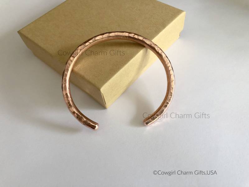 Kupfer Armband, Armreif, Arthritis Schmuck, Gehämmertes Armband von CowgirlCharmGifts