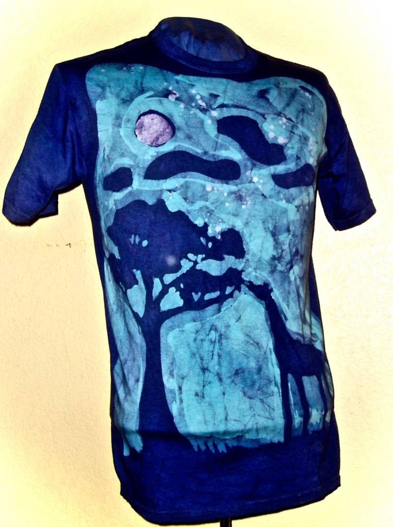 Batik Giraffe T-Shirt Batik Giraffe T-Shirt von CoyoteBatiks