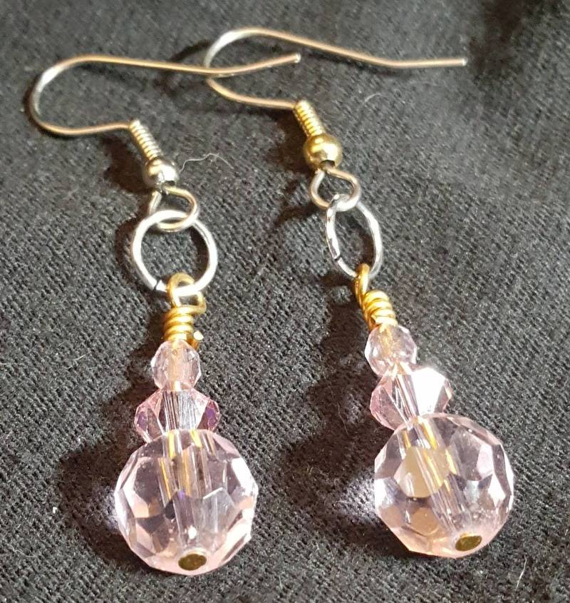 Funkelnde Pinke Kristall Ohrringe - Verträumter Statement Schmuck Funkelnde Pinke Kristall Ohrringe - Verträumter Statement Schmuck von CoyotesDenCrafts