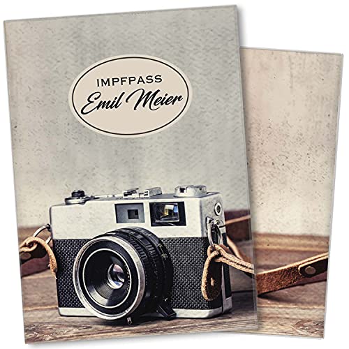 cozy racoon Personalisierbare Impfpasshülle für Erwachsene und Kinder | Hochwertige Hülle für die Internationale Impfbescheinigung I Schutzhülle für Dein Impfdokument I Design Kamera von cozy racoon